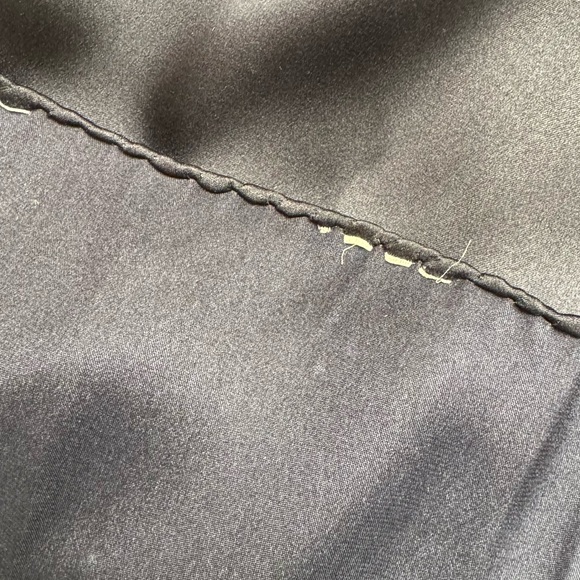 🛑SOLD🛑CHANEL Silk Scarf EUC - Picture 4 of 5